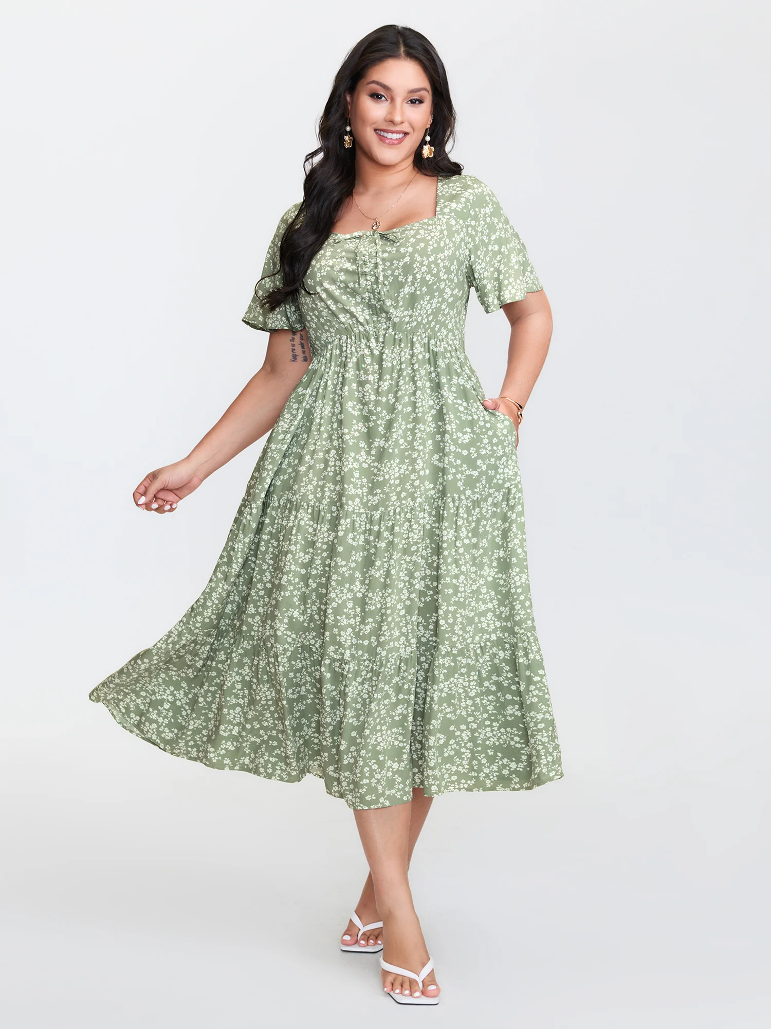 Ditsy Floral Sweetheart Drawstring Pocket Tiered Dress - Image 17