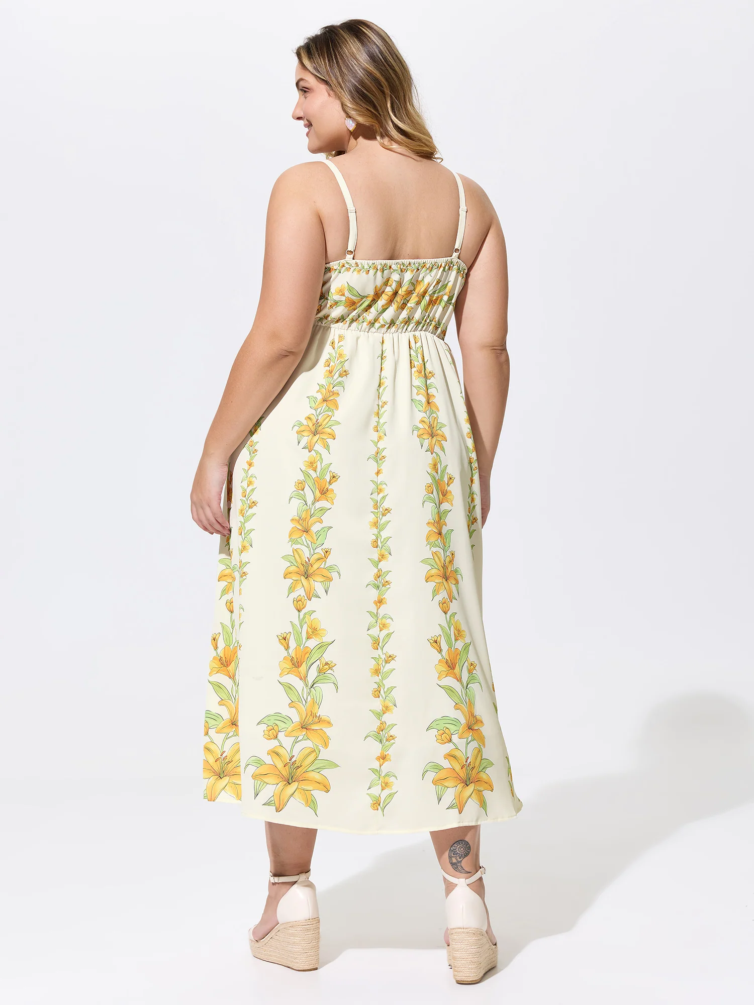 Floral Print Shirred Fit And Flare Midi Dress - Image 4