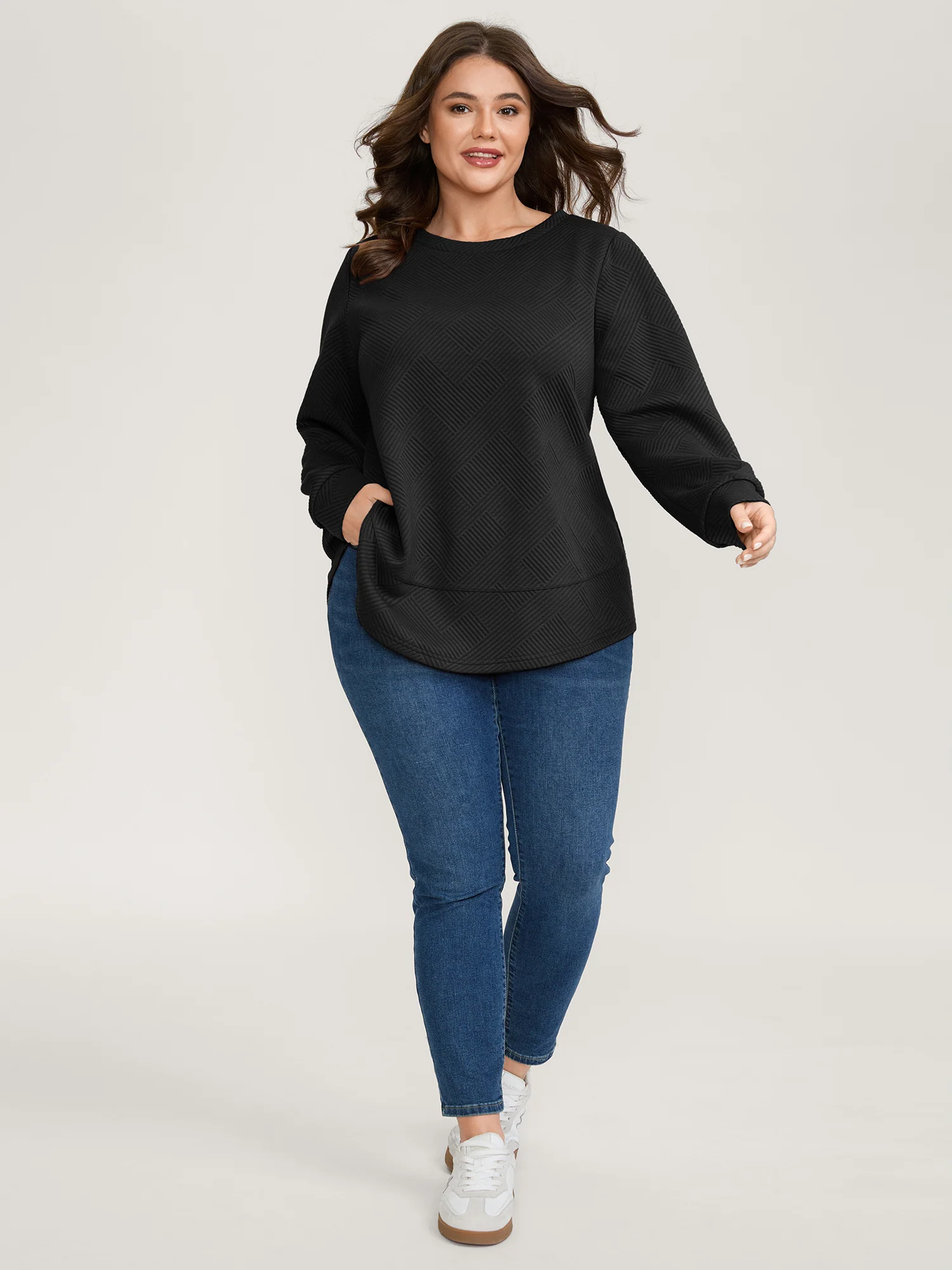 Textured Curvy Hem Round Neck Sweatshirt - Image 3